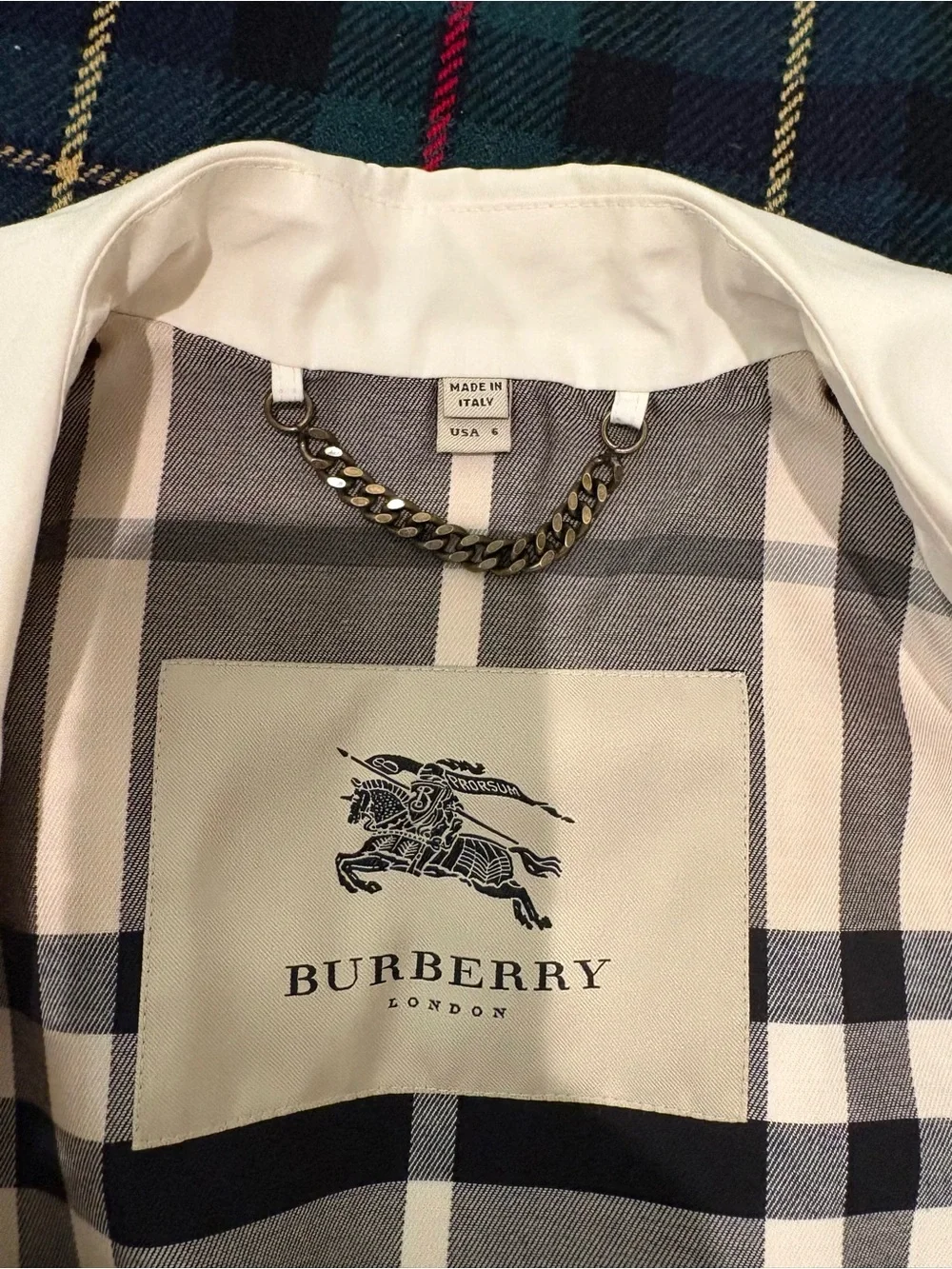 Burberry Off-White Double-Breasted Belted Trench Coat - Picture 5 of 8